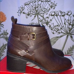 Forever 21- Brown vegan leather ankle boots